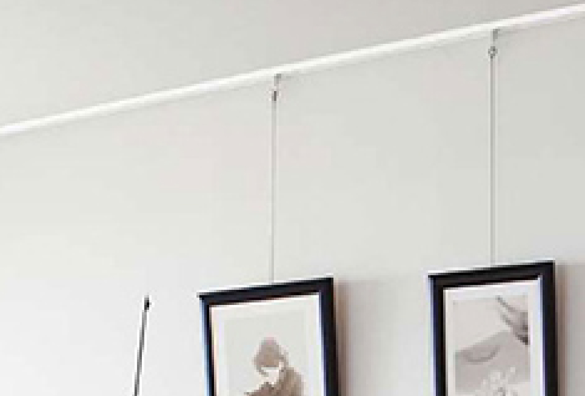 ピクチャーレール 絵や写真を飾れるレール