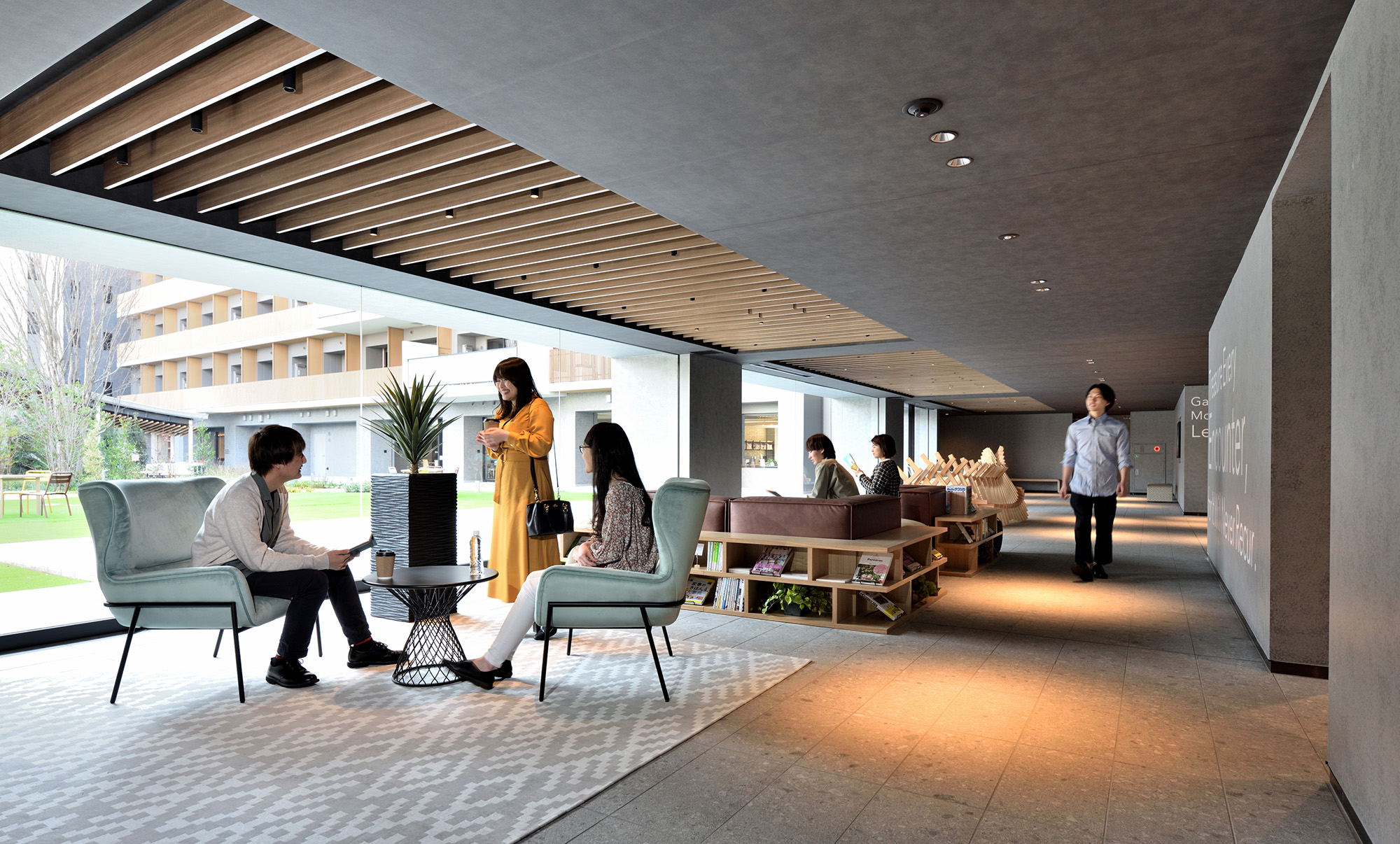 ニワサキ ラウンジ