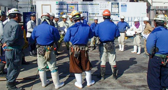 Distribution and promotion of air-conditioned clothing as a summer heatstroke prevention measure