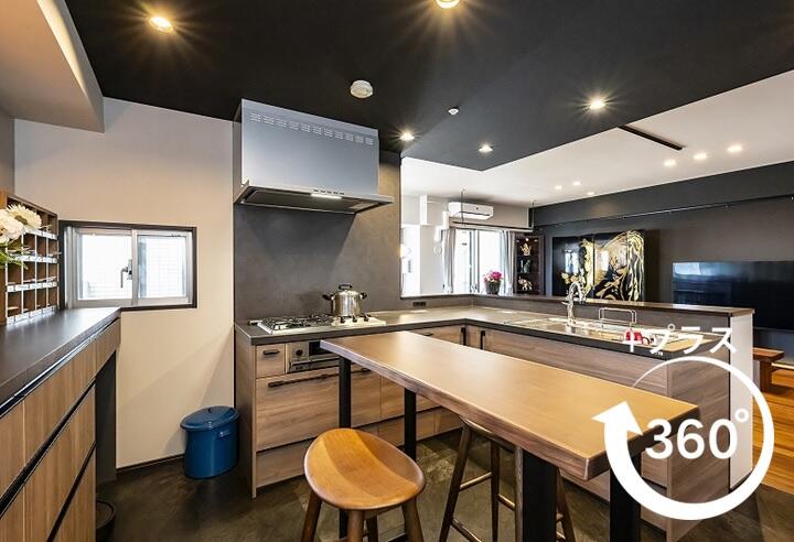 天井を黒にしたモダンなリフォーム・リノベーション事例。小上がりの畳コーナーや大容量のウォークインクローゼットを設置しました。