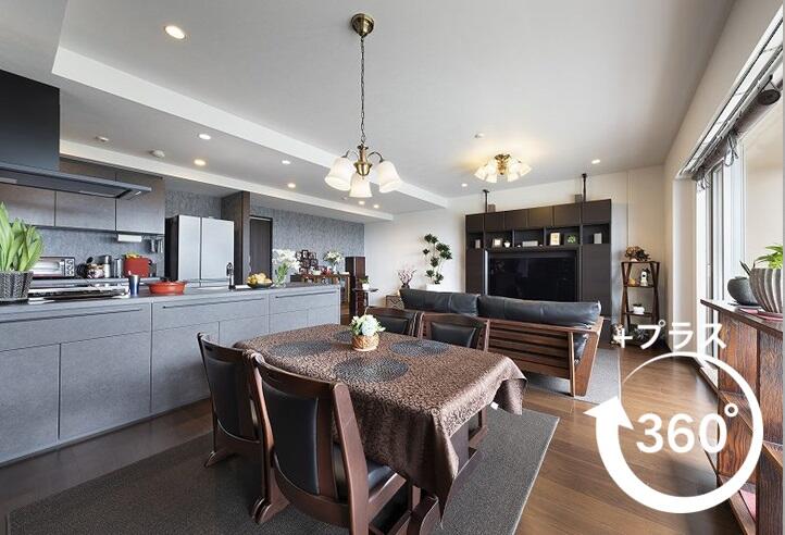 アジアンテイストのインテリアにリフォーム・リノベーションした事例。将来の介護にも備えた動線に。広々としたバスルーム。