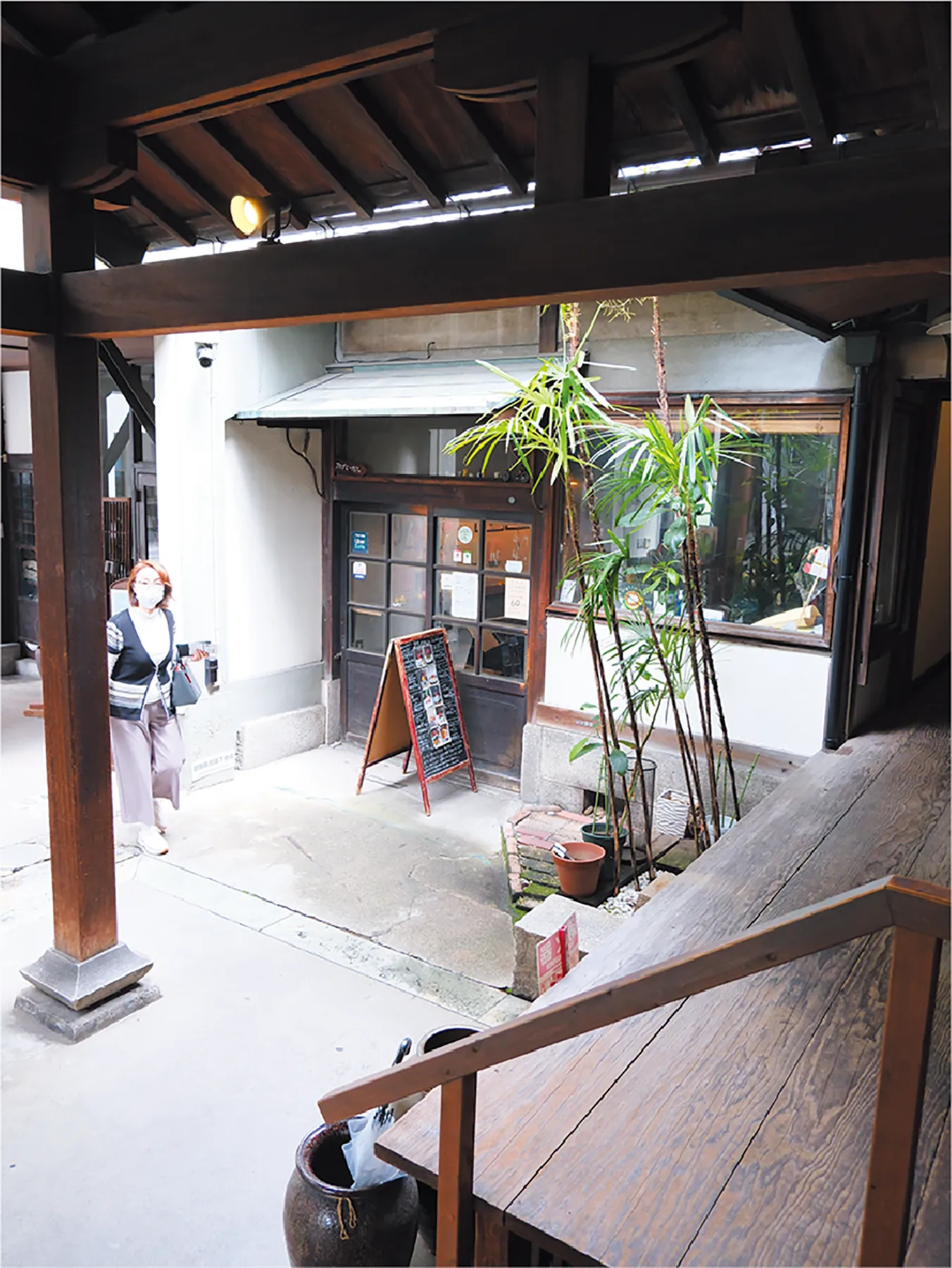 れん len 母屋入口。(筆者撮影)