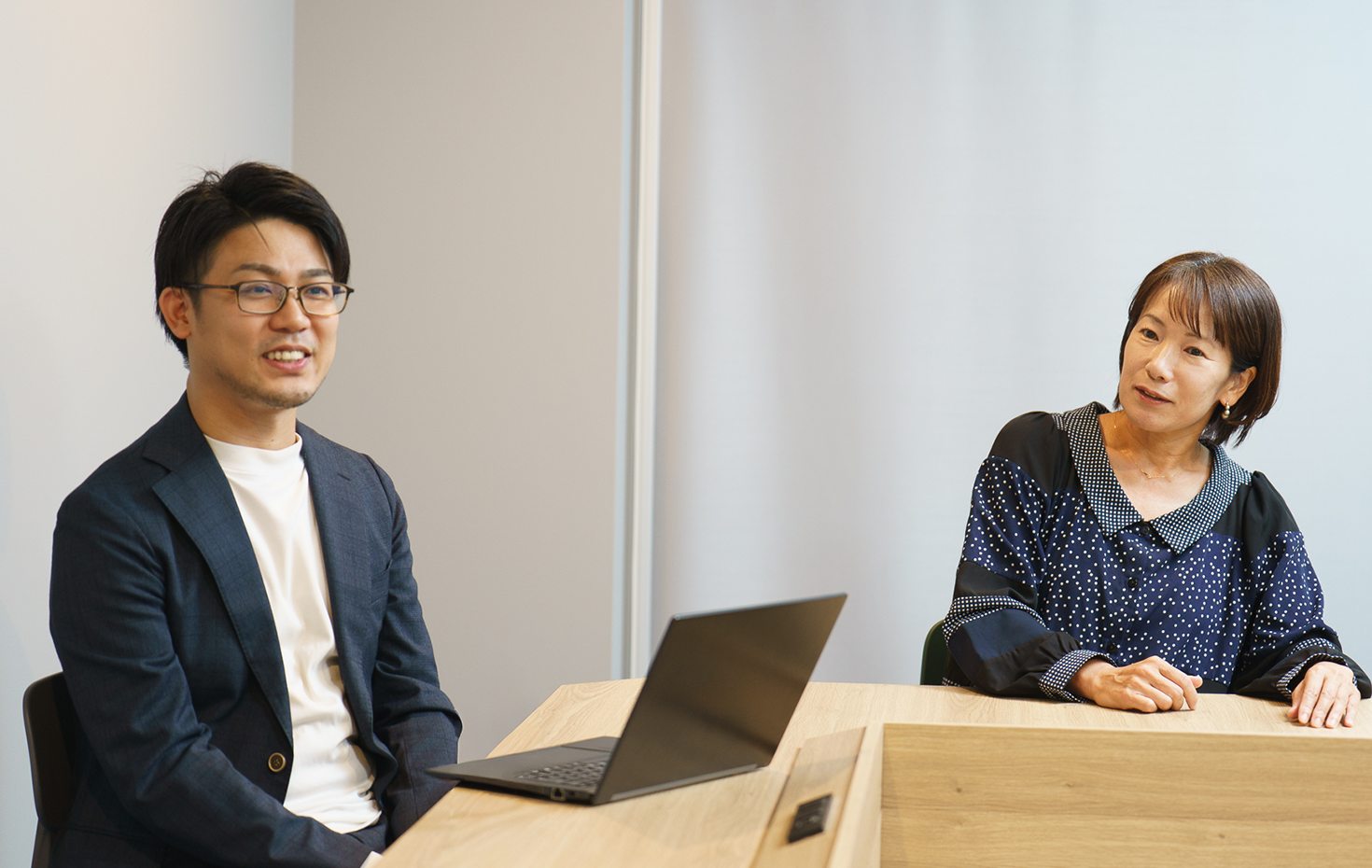 長谷工コーポレーションの小島智枝子氏とブレインスリープの松井大樹氏が快眠と住まいを語る対談