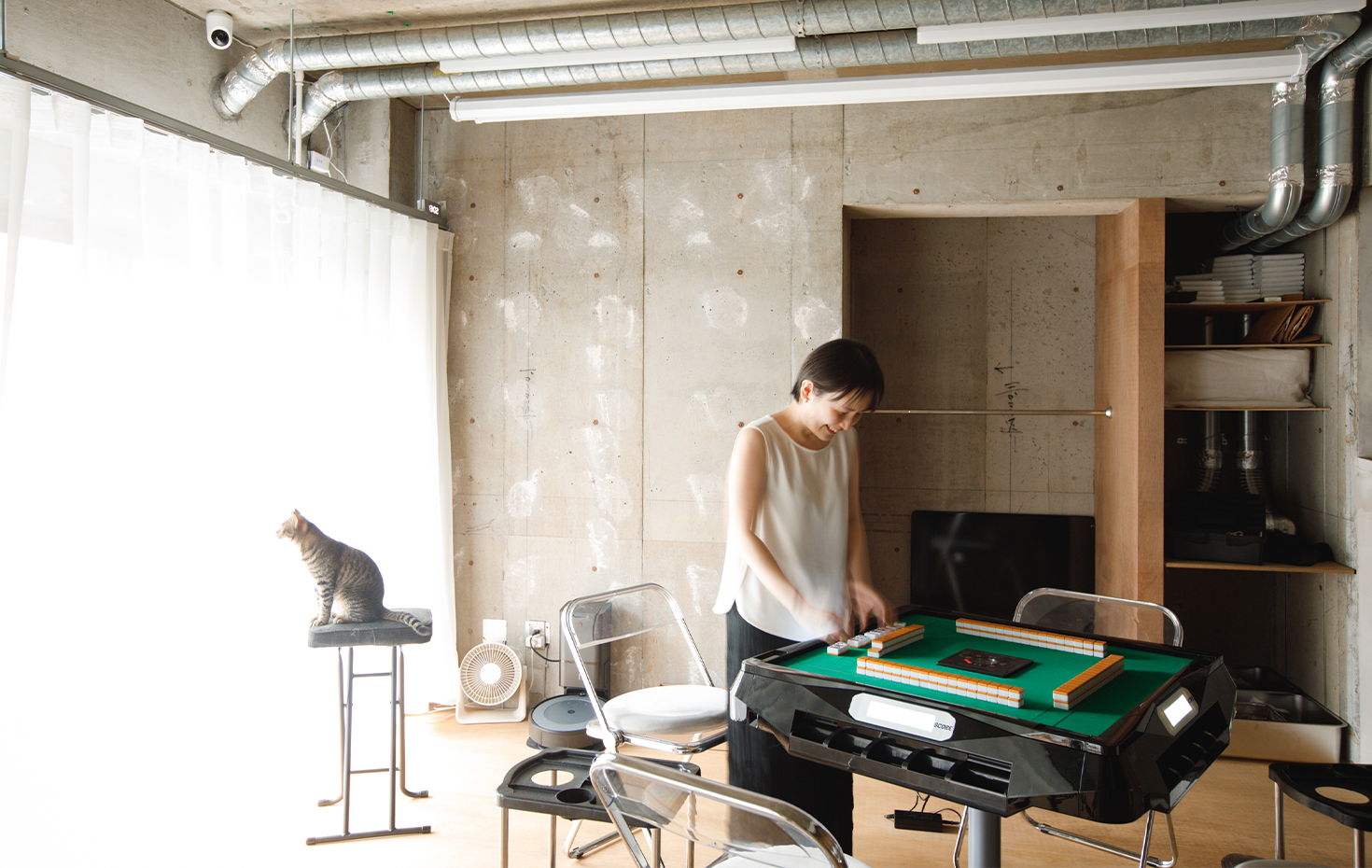 雀卓とマリコさん