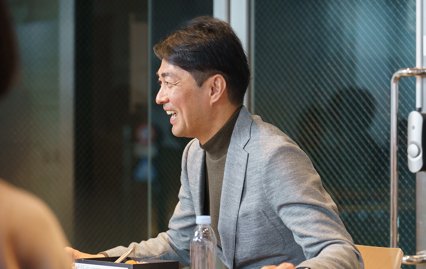 マンションの買い替えについて語る西岡孝洋さんの写真