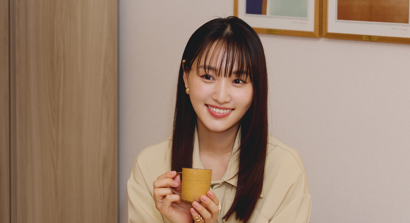 菅井友香が描く、未来の愛犬と猫との心地よい暮らし【HEROINE meets 