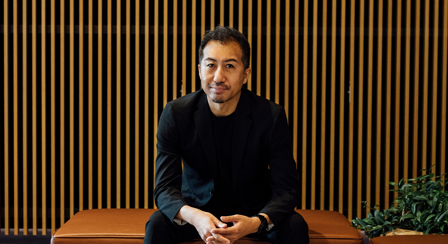 地面師たち」作者の新庄耕さんが語る、マンション業界への愛と新作に 