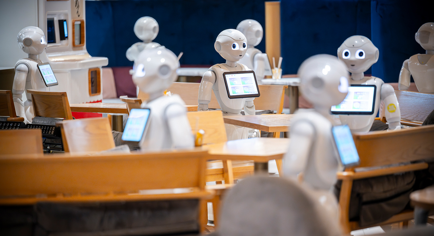 配送、掃除、警備まで人手不足や高齢化に対応――未来のマンションで活躍