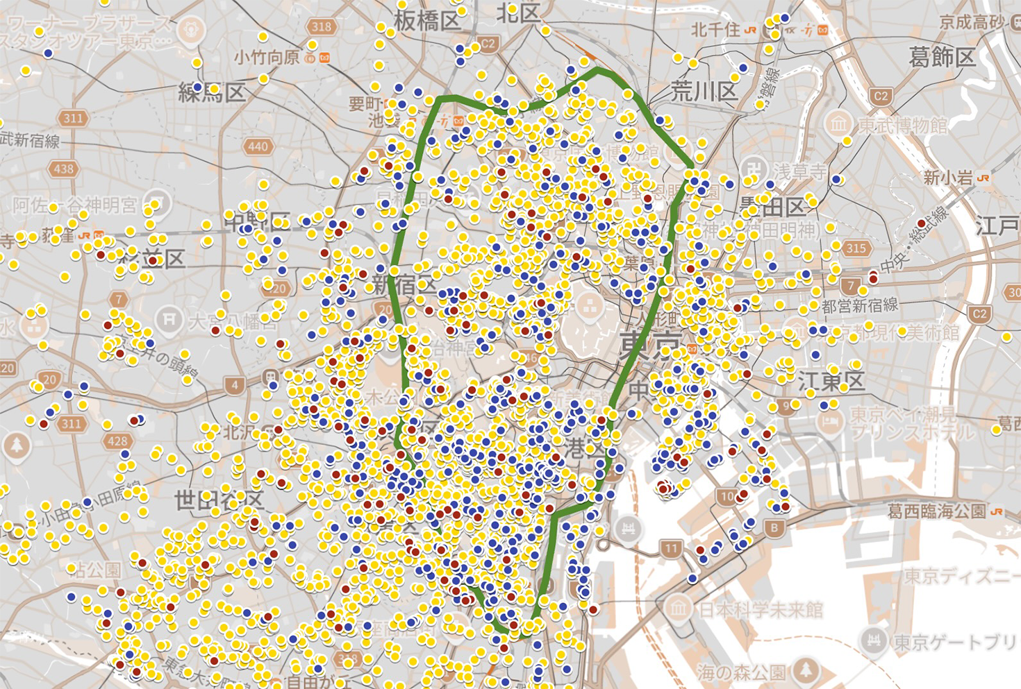 赤が2025年からの約１年半で在庫数が減ったマンション、青が在庫が増えたマンション、黄色が在庫数がほぼ変わらないマンションを指す。青のプロットは山手線内側の南部や湾岸エリアに集中している