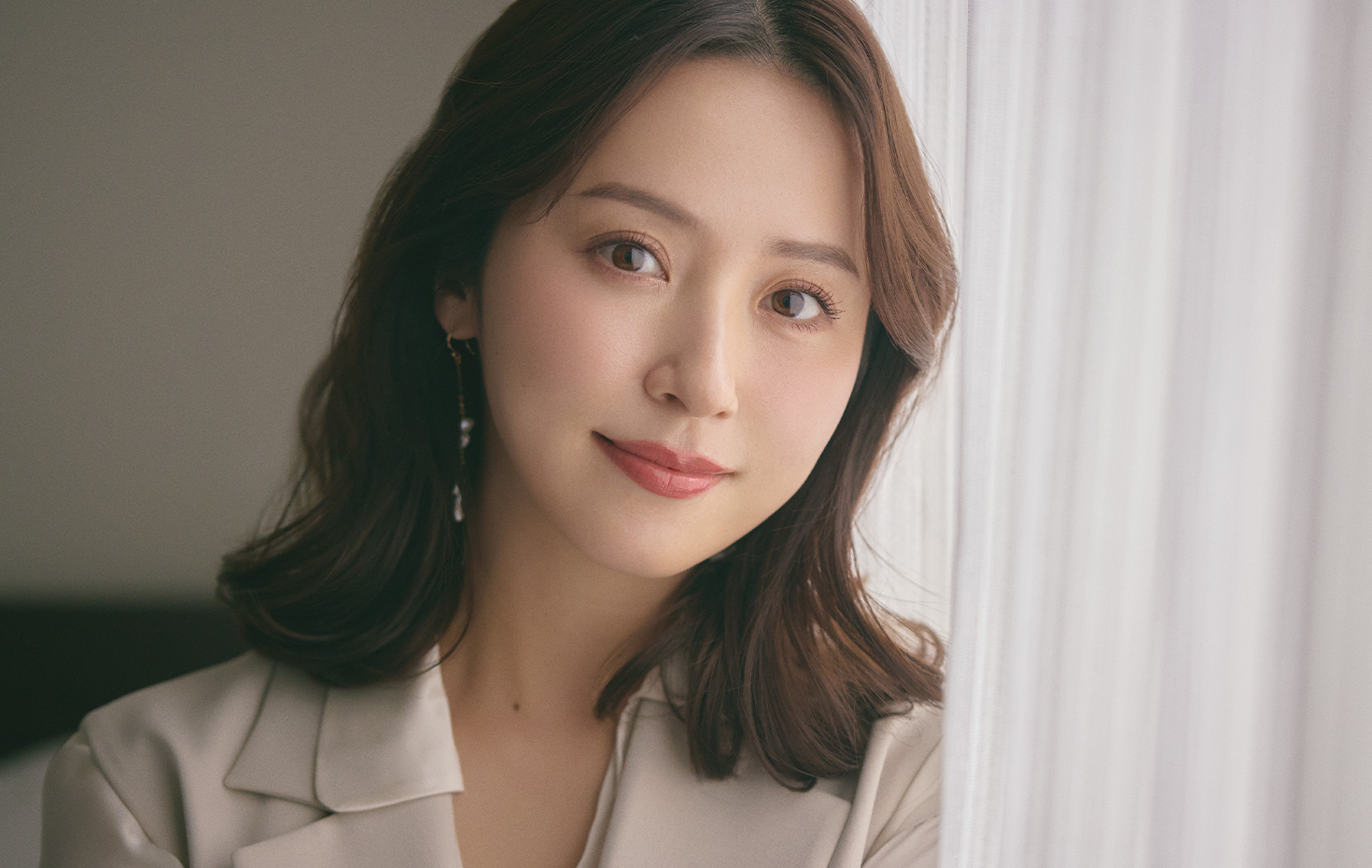 妻として、２児の母として賑やかな日常を過ごす衛藤さん。「長男がお泊まりで家にいないだけで心細くなってしまう」のだそう