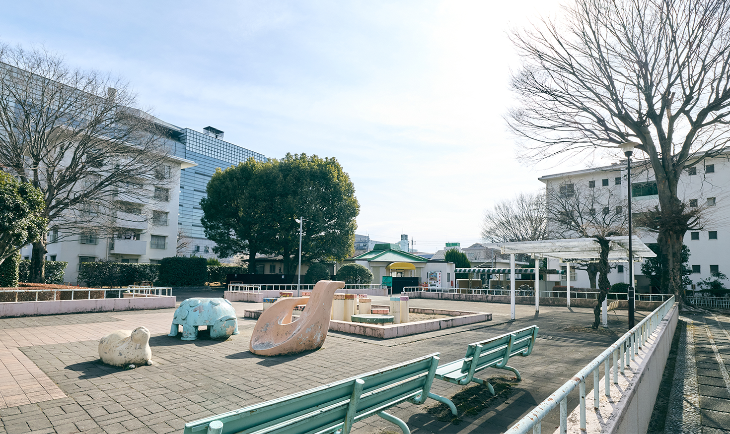 府中日鋼団地は全32棟からなるマンモス団地だ