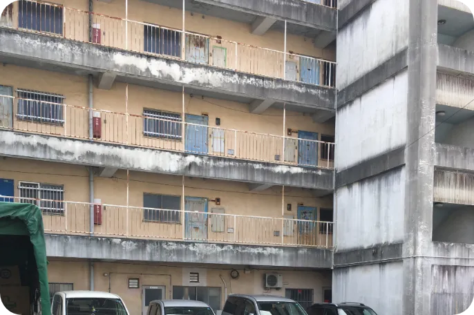 老朽化が目立つ住宅
