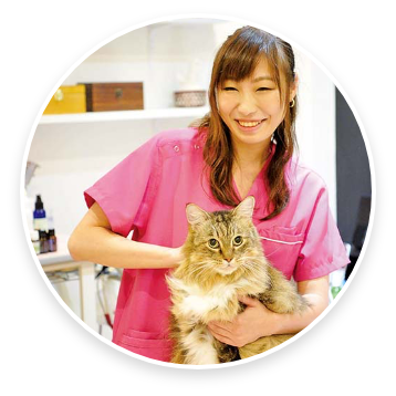 中桐 由貴 氏（アニマル・ケアサロン「FLORA」院長 獣医師）